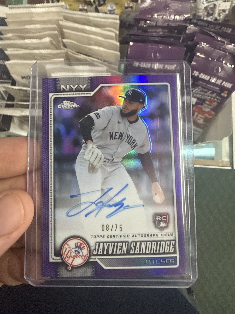 ClarkCollect's tweet photo. Got a mega of 2025-2026 Topps UEFA and 2026 Topps baseball blaster at the local LCS. Two autos, not a bad day. Got a few refractors and nice inserts.

@CardPurchaser https://t.co/A9JUzkT3ej