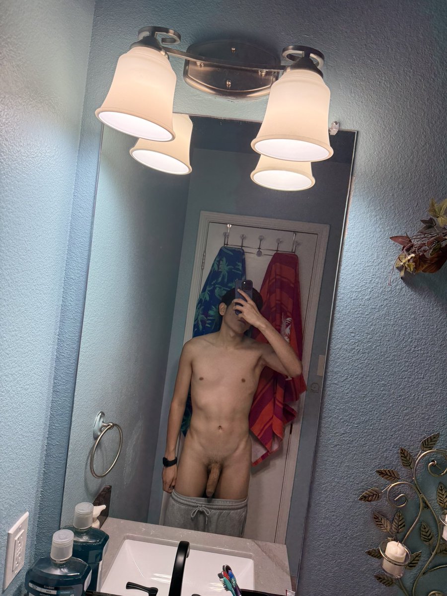 R1c00ED's tweet photo. Forget about women because boys are so much better, like there’s nothing better or close to a man’s pussy and ass all over you 🥵😵‍💫😩 https://t.co/4GYp4nDdhB