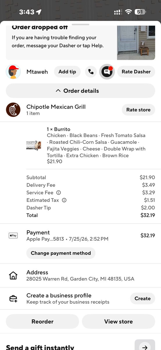 JasonTr3w's tweet photo. @ChipotleTweets y’all have eaten at chipotle. Tell me which ingredient made my burrito so spicy that I couldn’t eat it?  @DoorDash tell me why having a burrito so spicy I can’t eat it but doesn’t qualify for a refund. I have 1 complaint in the past 100 orders.  Your algo failed. https://t.co/b8ecSAXHBU