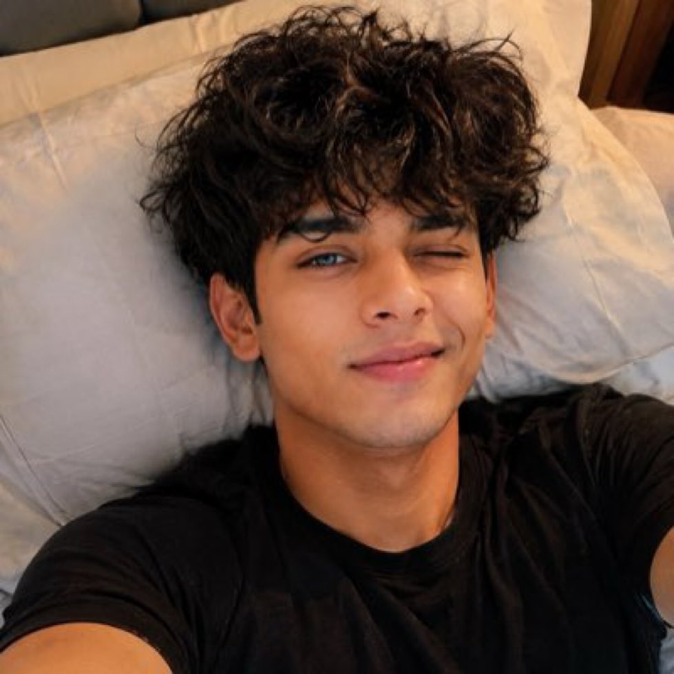Rvizfk's tweet photo. Ravi @Rvizfk 
X
Hey @X algorithm
Looking to #connect with people interested in:
Software engineering
Al / ML
Data Science &amp; Analytics
A Cybersecurity LeetCode &amp; DSA
• 8 Game Development
If you're building, learning, or sharing your iournev. let's connect!
Post your reply https://t.co/bhh8esnUvQ
