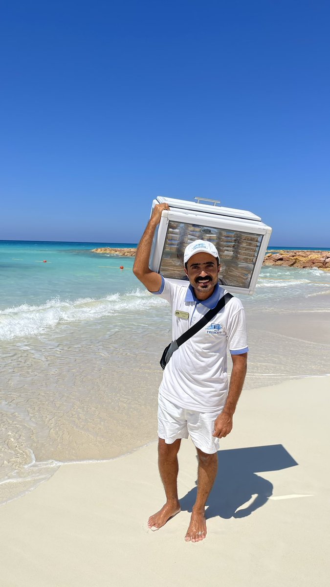 ALZAABI82's tweet photo. صيف على الطريقة المصرية .. قضيته برفقة أسرتي الصغيرة .. 

سماء صافية، وبحر فيروزي، وهواء عليل نقي يُنعش الروح ويُعيد للقلب صفاءه .. 

في "مراسي" تتجلى مصر في أبهى صورها .. سحر يأسر البصر، وحياة تنبض بالأمل .. 

تحية لمصر الحبيبة على هذه النهضة العمرانية التي حولت الساحل الشمالي إلى وجهة عالمية تليق بتاريخها وطموح شعبها .. 

الساحل الشمالي يبقى فصلاً جديداً من جمال مصر ..