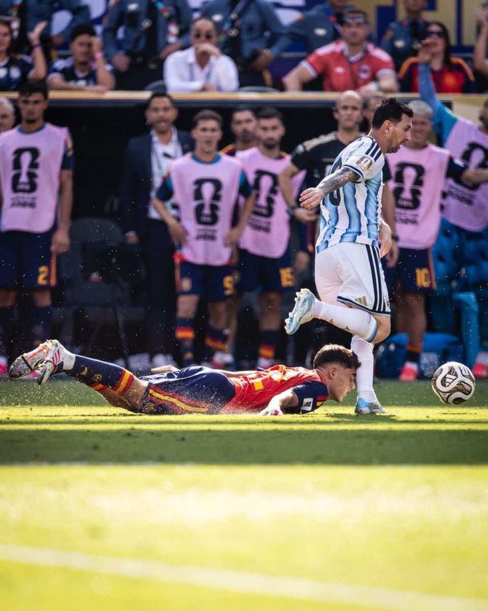 OutMessi_'s tweet photo. https://t.co/t9enlHZZe9