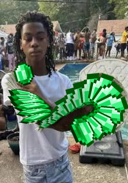 saltplumsoda's tweet photo. // msmp spoilers

yellow team flexing their wealth before glads started https://t.co/qXwZ4qM3wg