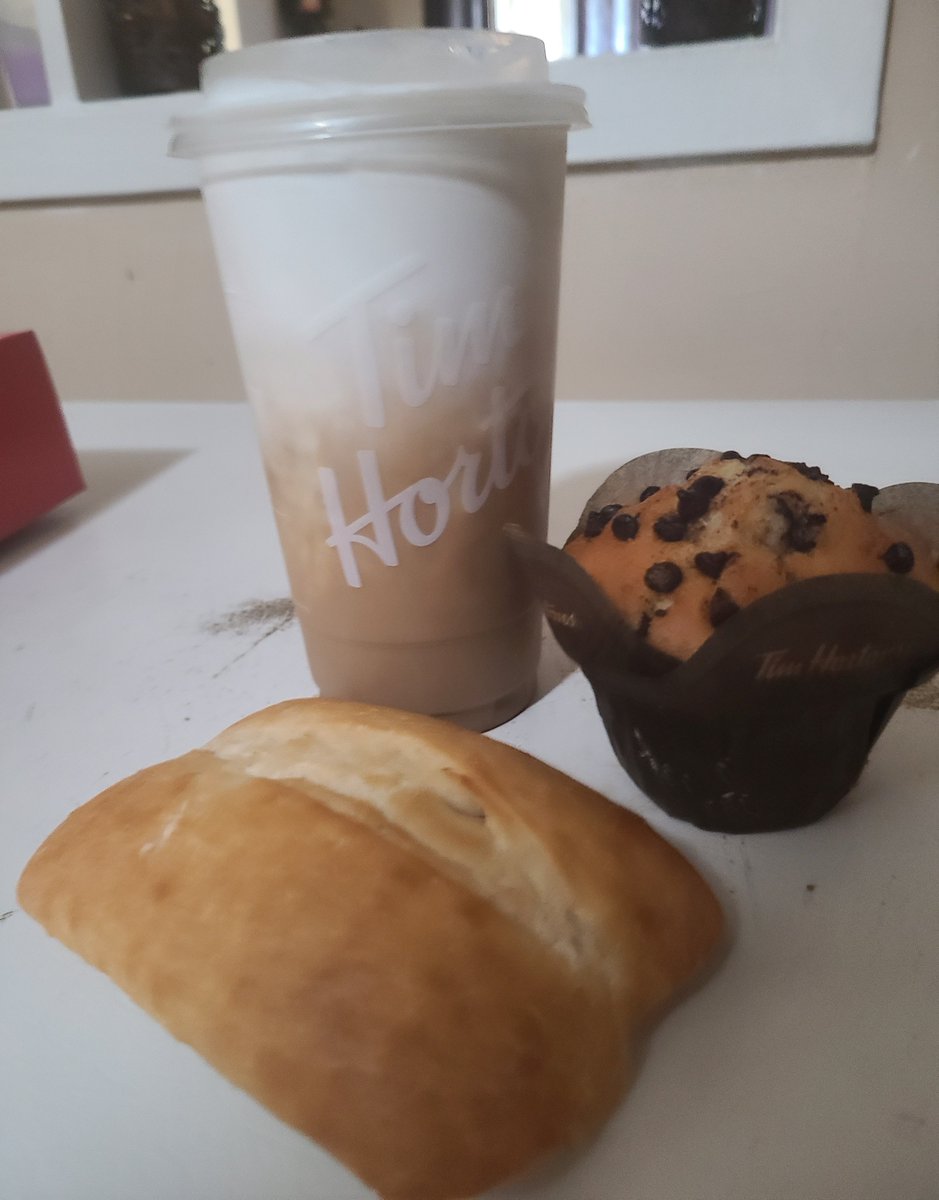 sopekooky's tweet photo. #MedEats first tims posting in a while but its special because its by my cousin https://t.co/8w4xA8zyiL