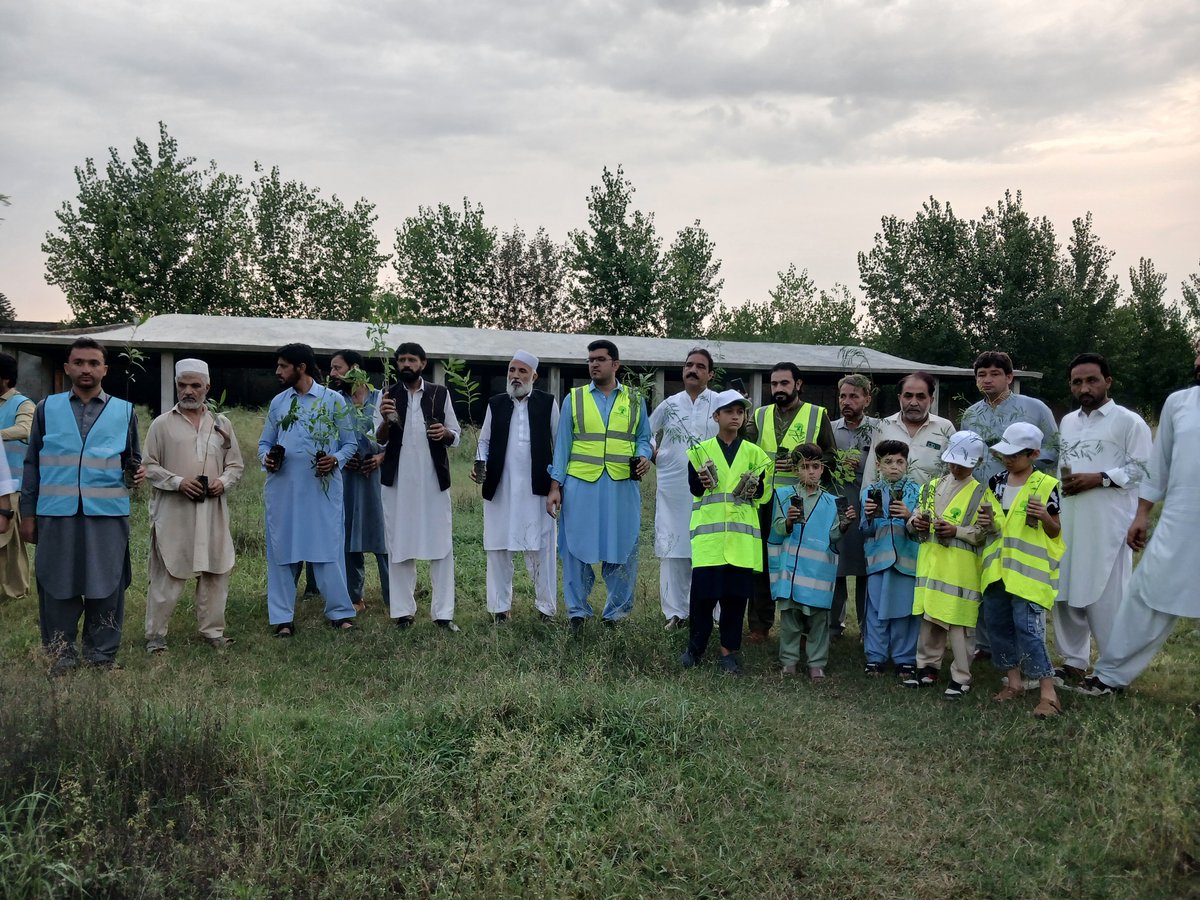 KTolana67582's tweet photo. 🌱 Proud to support the #GreenGenMovement!

Khwendo Tolana, SEPO, and the Forest Department Charsadda joined hands for a community plantation drive in Shakh No. 6, Charsadda.

Together for a greener Pakistan. 💚🌍

#ClimateAction #GreenPakistan #KhwendoTolana #SEPO https://t.co/Vmazg4FX4d