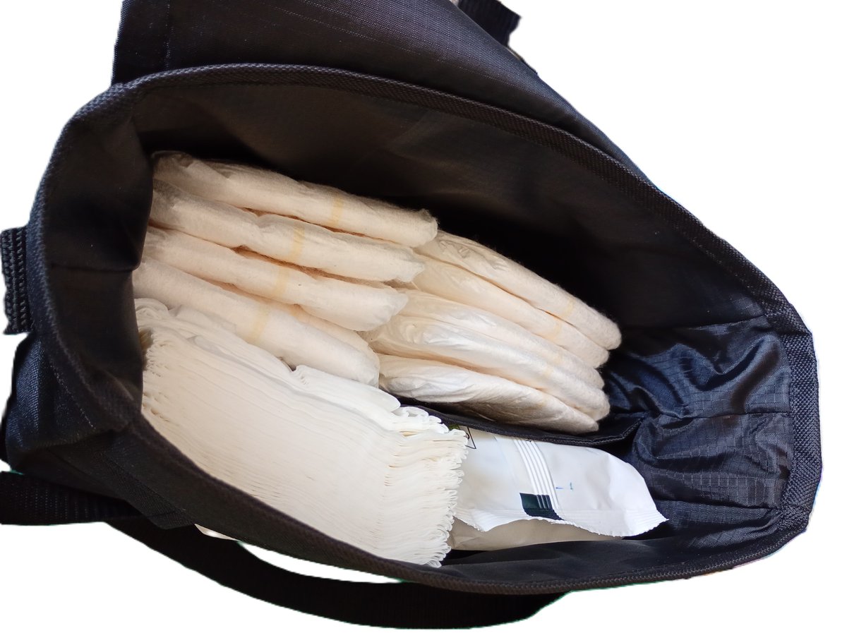 VALkaydesign's tweet photo. Busy hands? No problem. Our tissues and wipes organiser uses precisely placed pockets and a quick‑release velcro strap, so you can reach in with one hand and get exactly what you need. Designed for real life.
#easyaccess
#SmartDesign
https://t.co/8kcVzJEyzI https://t.co/Yl704iDfkn