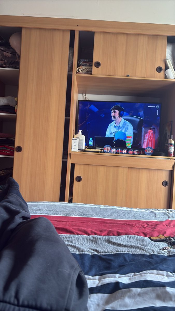 viixojr's tweet photo. esto es vida Viebdo la velada 🥳 https://t.co/iPb3XWiTN8
