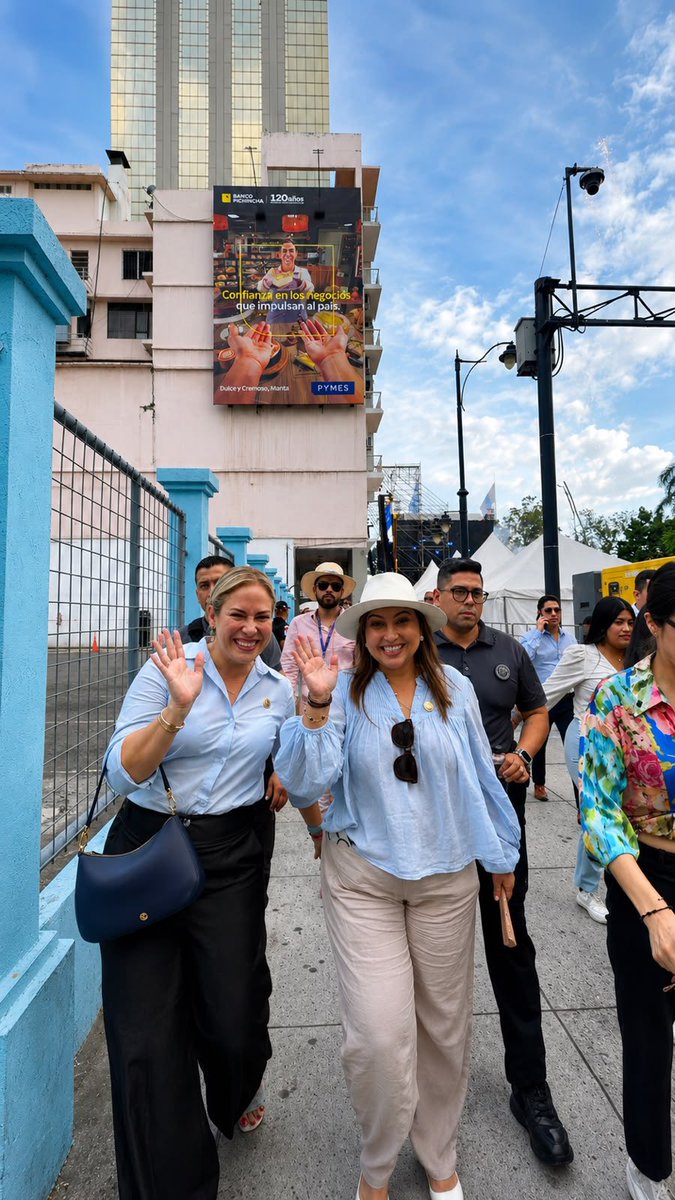 CaroLozanoHaro's tweet photo. Que viva Guayaquil !! Tierra de mujeres y hombres valientes y guerreros.

Rindo homenaje a la ciudad que me acogió, con la calidez de su gente y la magia de sus paisajes. https://t.co/FxdWVeUOdo