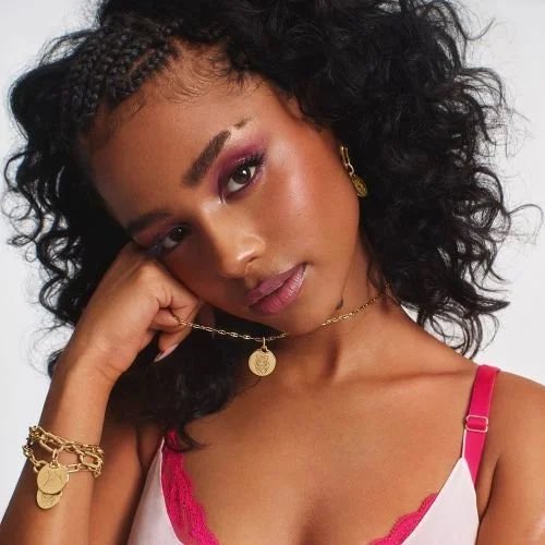 PopBaseUpdates's tweet photo. Tyla to be sent back to South Africa following the underperforming stream debut of her album “A*POP”, despite her waist. https://t.co/Yh9LKjISgd