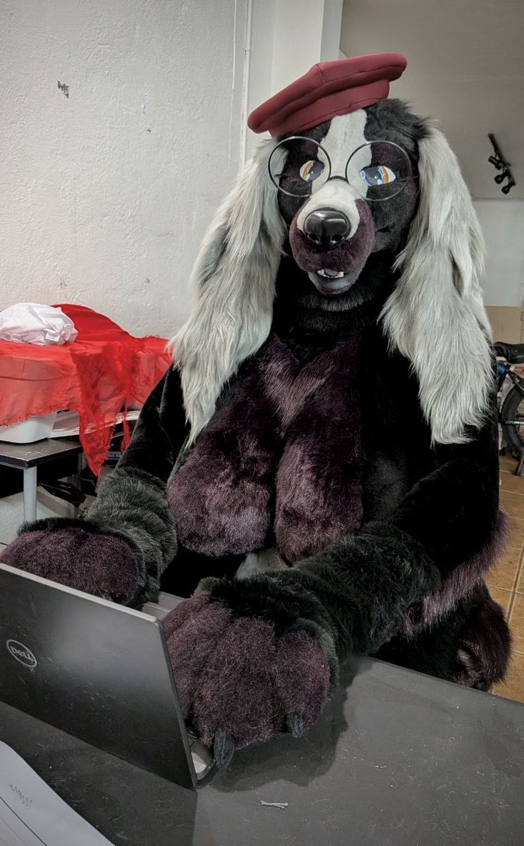 StoofStudios's tweet photo. Two days left on these animal’s auctions on @TheDealersDen! Two very different types of character

Auction links down below https://t.co/NTsYu6CXzT