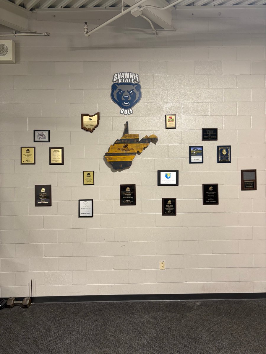 CoachHopSSU's tweet photo. New look to the golf room.  Thanks to all the players that had a hand in all this hardware! https://t.co/hBv18OxIy3