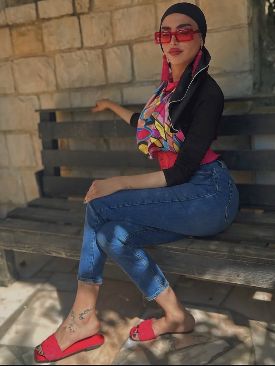 qy9oh8's tweet photo. تتمن��ني اكون مين من عيلتك يكوكي 🥹
اختك 🫦
ولا مراتك 💋 https://t.co/cNLKyBQFHA