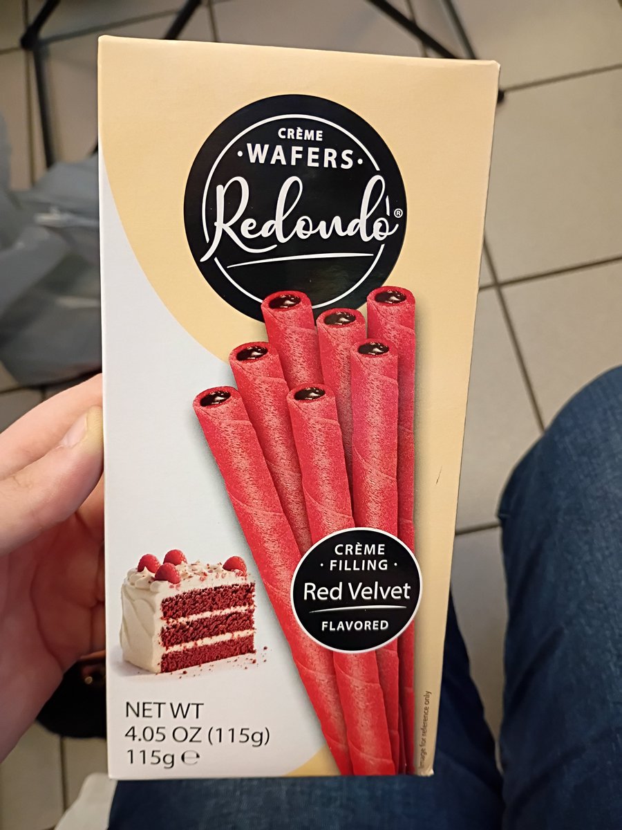 shedmeelo's tweet photo. Should I break my fast for these or should I save them?? I really don't want to but these look so good rn https://t.co/MbIGaJ396B