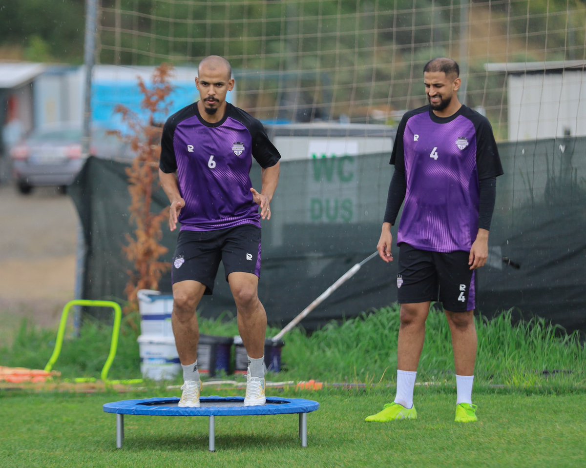 ALBUKIRYAH_FC's tweet photo. في ثالث أيام المعسكر الإعدادي ..
البنفسجي يجري تدريباته الصباحية والمسائية تحت زخات المطر 🌧️💜

#البكيرية | #البكيرية_في_تركيا 🇹🇷 https://t.co/QXhOjsPWrR