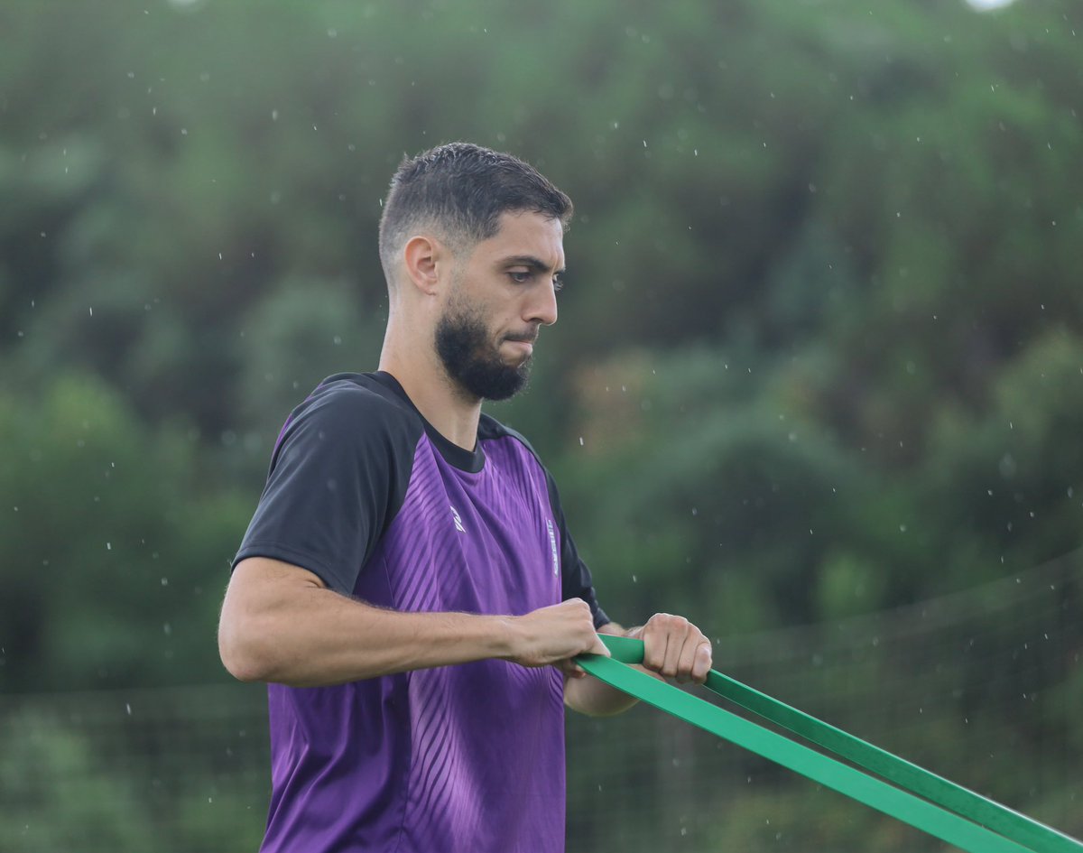 ALBUKIRYAH_FC's tweet photo. في ثالث أيام المعسكر الإعدادي ..
البنفسجي يجري تدريباته الصباحية والمسائية تحت زخات المطر 🌧️💜

#البكيرية | #البكيرية_في_تركيا 🇹🇷 https://t.co/QXhOjsPWrR