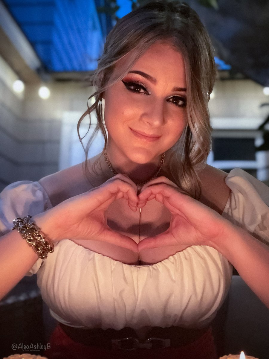 AlsoAshleyB's tweet photo. Sending so much love to all of you ❤️ https://t.co/recvsuwS8K