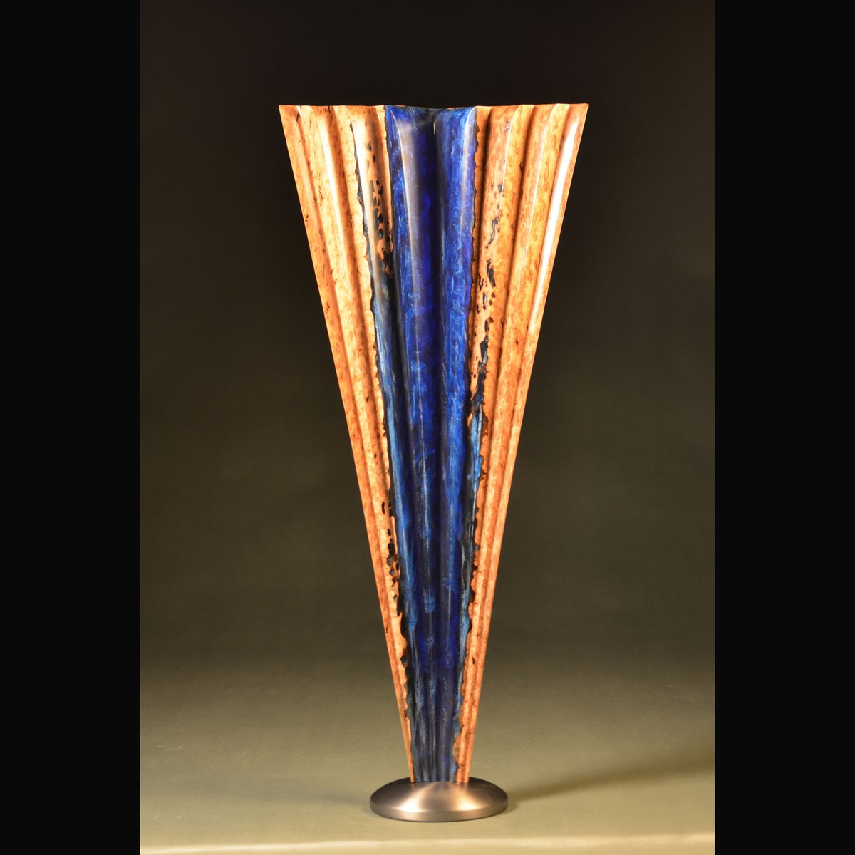 LovettsGallery's tweet photo. Looking for a statement piece? How about a carved eucalyptus wood and brilliant blue resin piece standing at 38" tall? 
"Eucalyptus" by artist Salem Barker
Curly Eucalyptus and Resin
16.25" W x 38" H x 7.5" D
https://t.co/I7c5IA9aoz https://t.co/FG47FezJc4