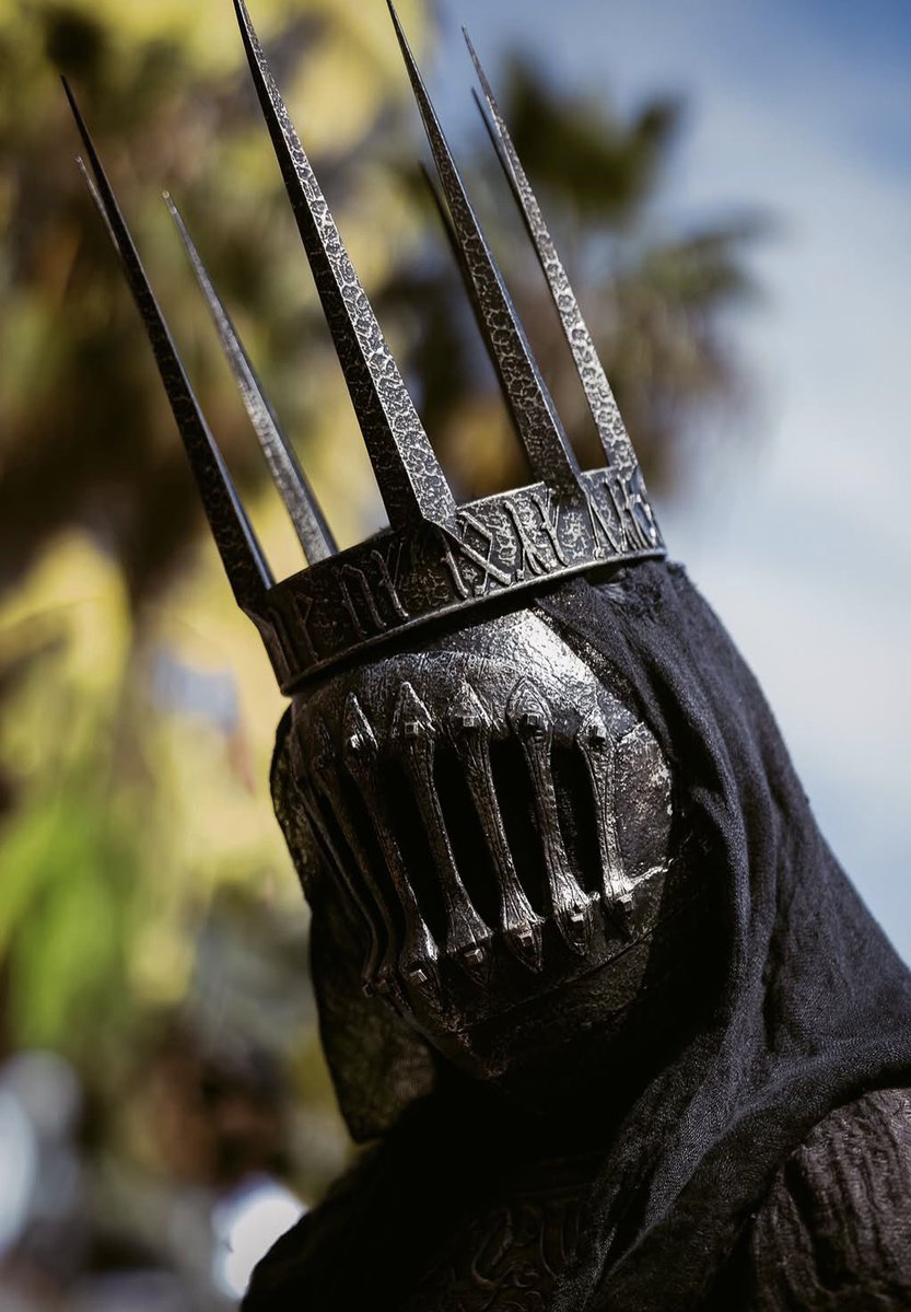 Mestre_Thibaut's tweet photo. Les détails sur les armures des cavaliers noirs, un super travail ⚔️

Hâte de voir ce qu’ils vont faire dans la saison 3 #TheRingsOfPower https://t.co/hL5KhUw7iD