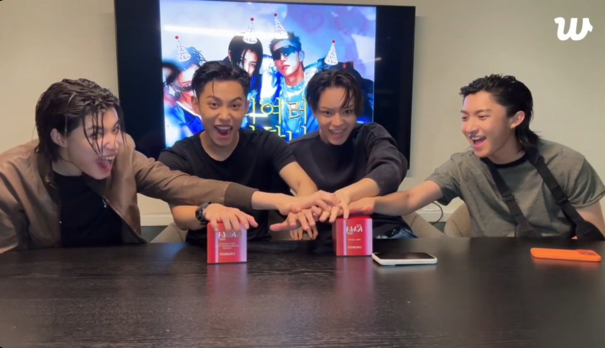 nomonrepeat's tweet photo. congratulation manusia-manusia hip hop, i hope all good things in this world always around you guys 🤍 https://t.co/RabnyGrplE