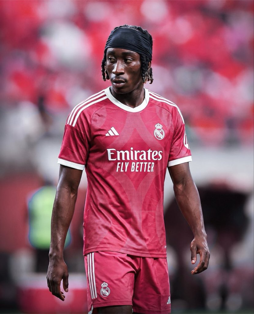 Mavenscy's tweet photo. 🚨🚨 BREAKING ! YAN DIOMANDÉ 🇨🇮 A ACCEPTÉ UN CONTRAT DE 5 ANS AVEC LE REAL MADRID JUSQU’EN 2031. 🤍✍️

✅ Le jeune talent a donné son accord pour s’engager avec le club madrilène.

@FabrizioRomano https://t.co/VNryGpwAO7