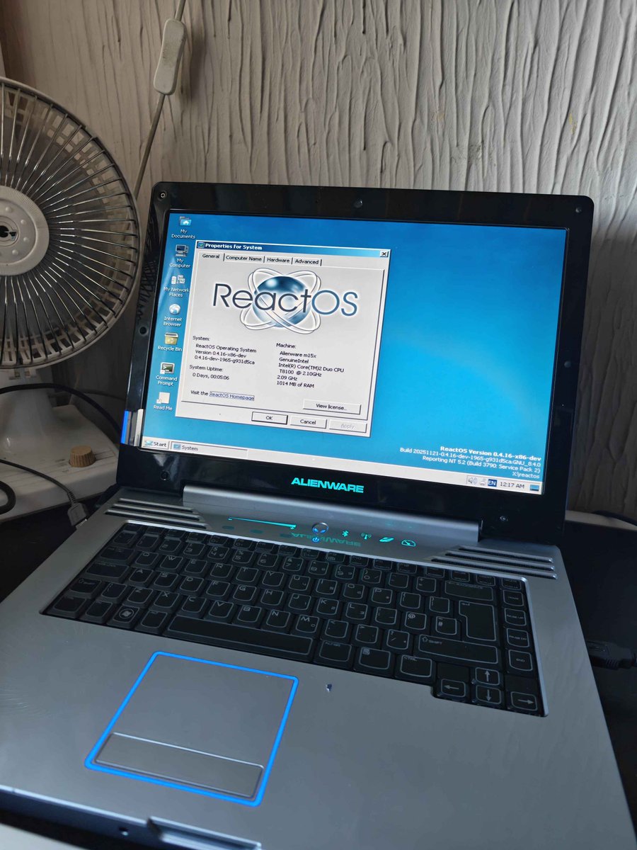 ReactOS tweet media