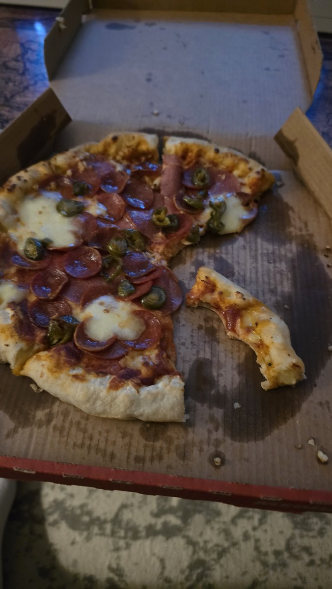 Gear_F0X's tweet photo. My tiny @Crmsn_7 got me a delicious pizza~
To bad i shrinked him in size and added him on some of those slices uwu vore❤️ https://t.co/LLTF8VXrrG