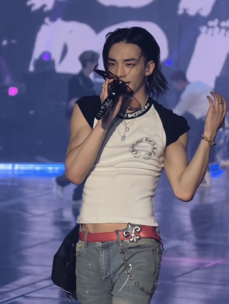 hjisart's tweet photo. Boy, why are you so girl? https://t.co/kDcchpPh5l