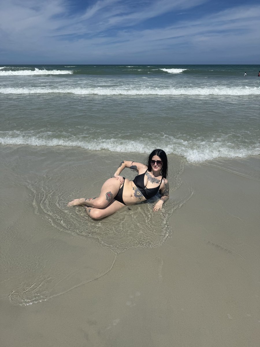 bertisagirl's tweet photo. Bert xcx serving cunt all summer long. Marc’s the photographer 🥰 https://t.co/UwfD2wL7lD