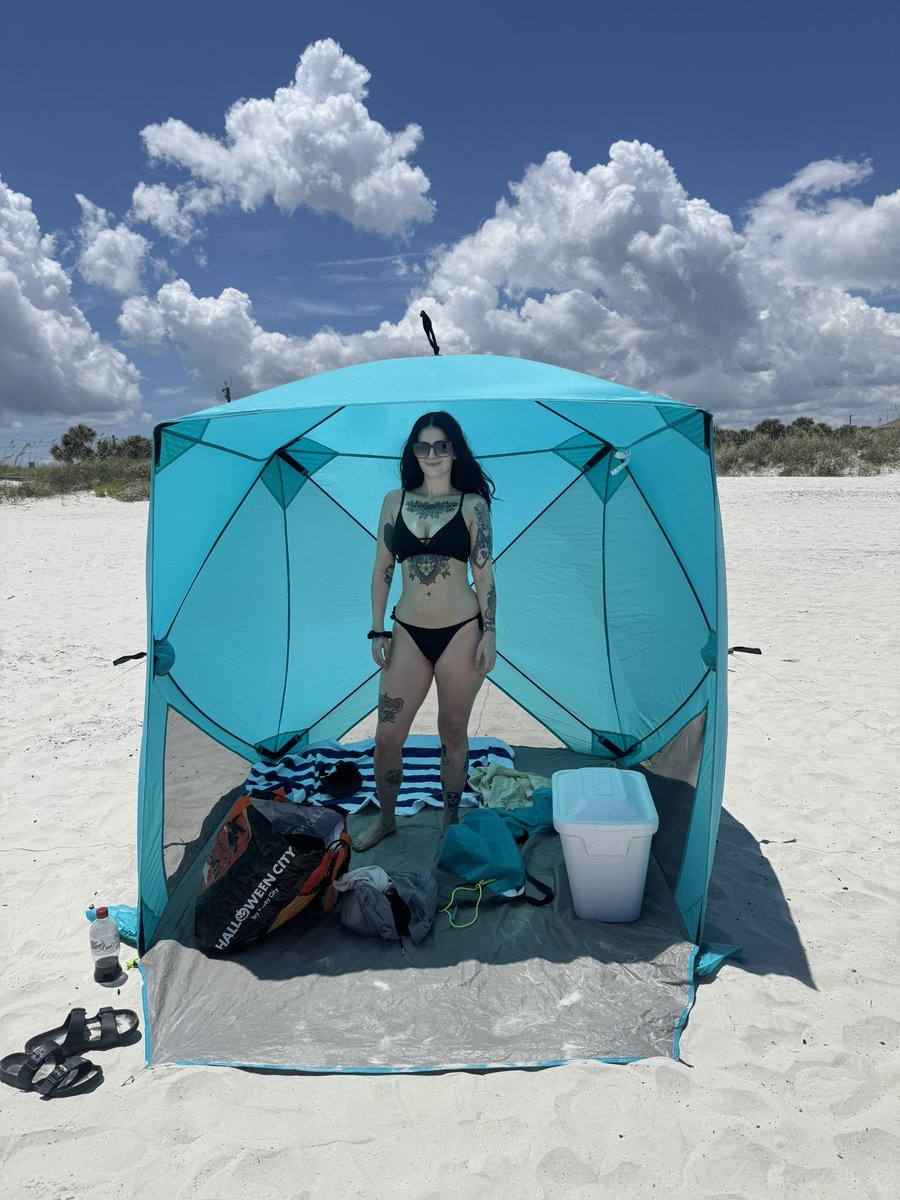 bertisagirl's tweet photo. Bert xcx serving cunt all summer long. Marc’s the photographer 🥰 https://t.co/UwfD2wL7lD