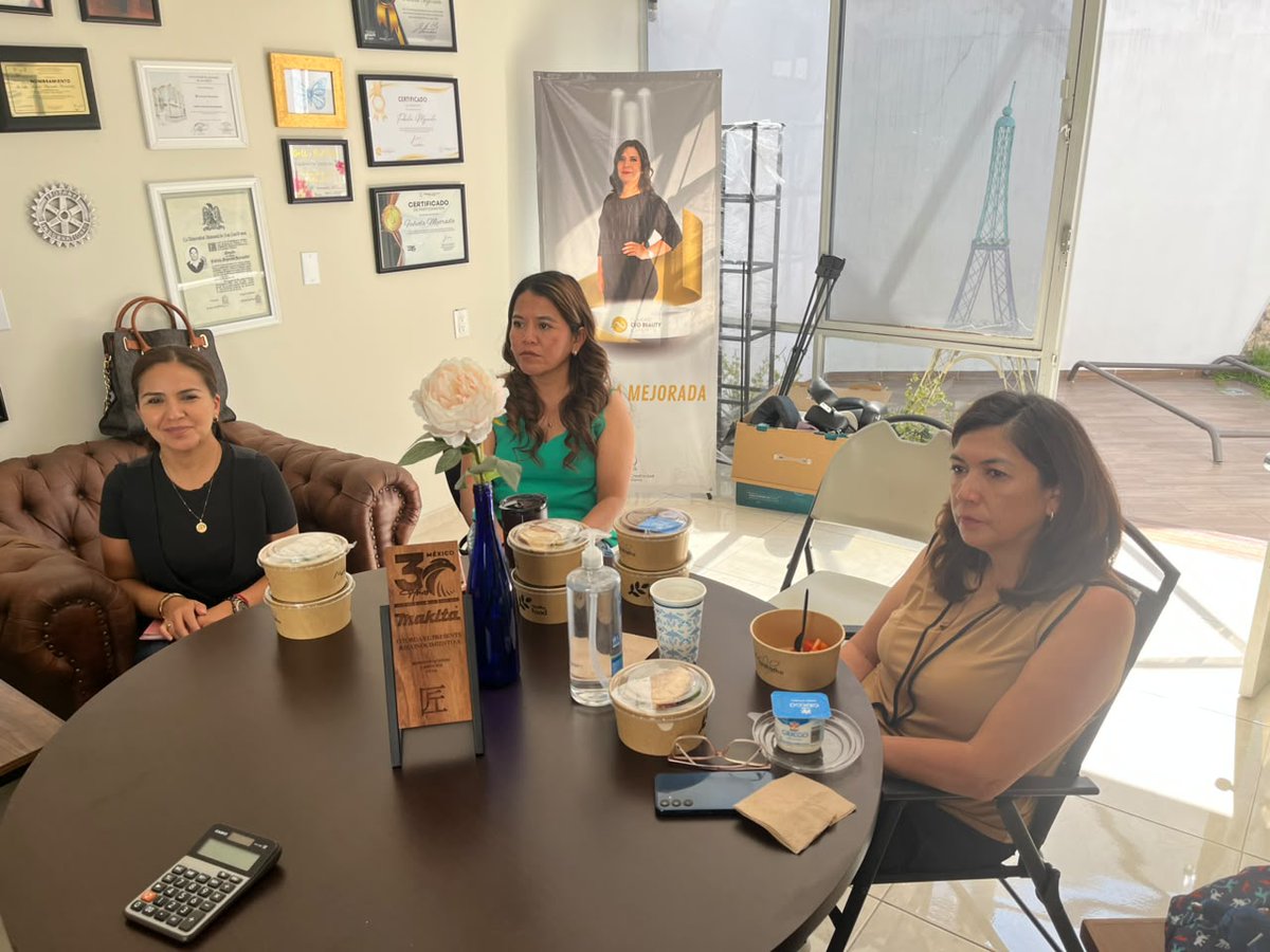 fmhdz's tweet photo. Vivimos la primera Sesión de Consejo de BRINCA e hicimos entrega de los nombramientos de las comisiones a mujeres extraordinarias que decidieron asumir el compromiso de liderar, construir y abrir camino para muchas más. https://t.co/dnSdOns6Z4