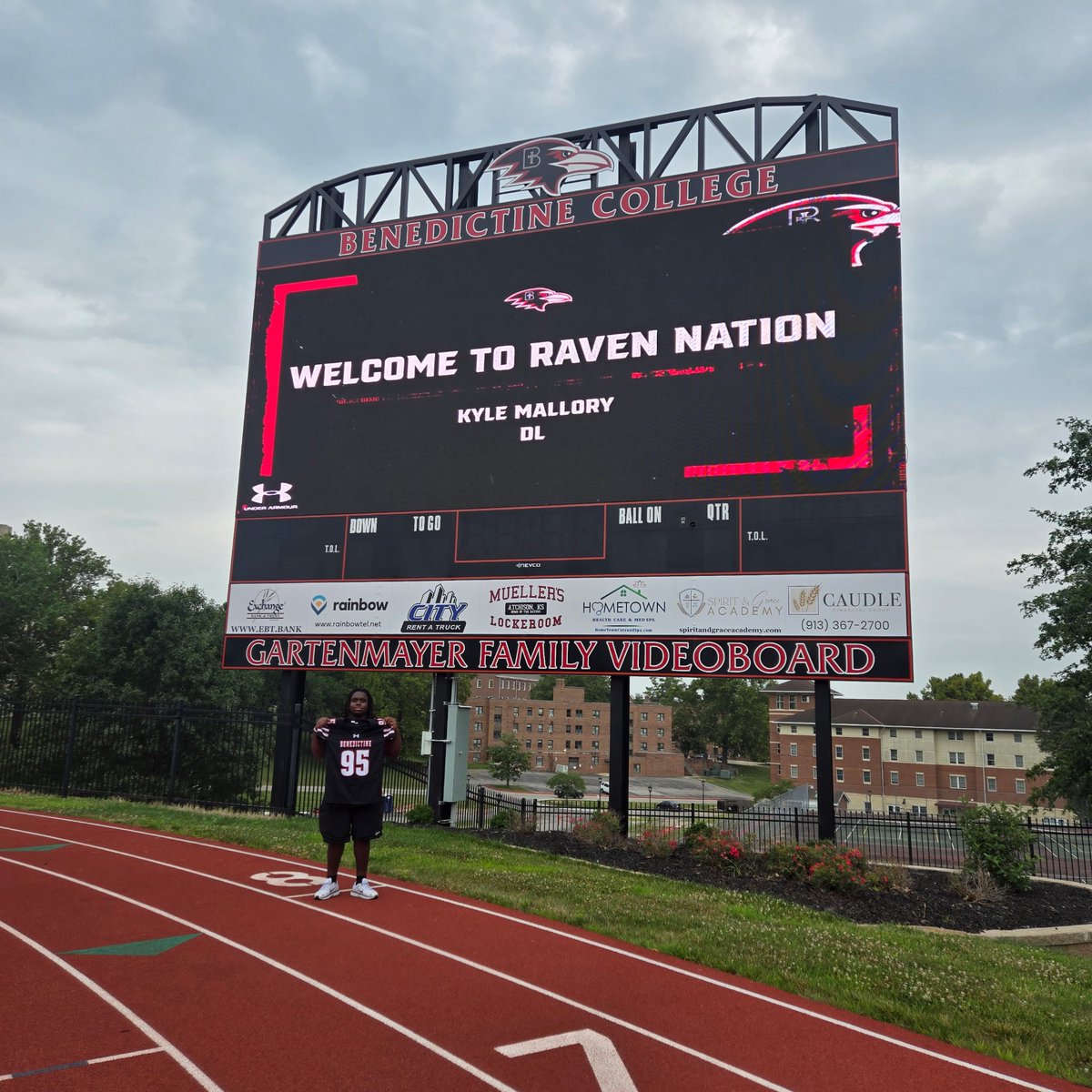 KyleMallory2027's tweet photo. More great news came my way this week. @RavenFootballBC  offered! Thank you @CoachRoseIvey and the entire Benedictine staff for the amazing visit! The campus is beautiful!! Thanks again Coach. #DLINELEGACY #SummerCreekFootball @donovan_gans @dodie4nic @CoachKRHarrison @precisionvisors @SC_BulldogFB