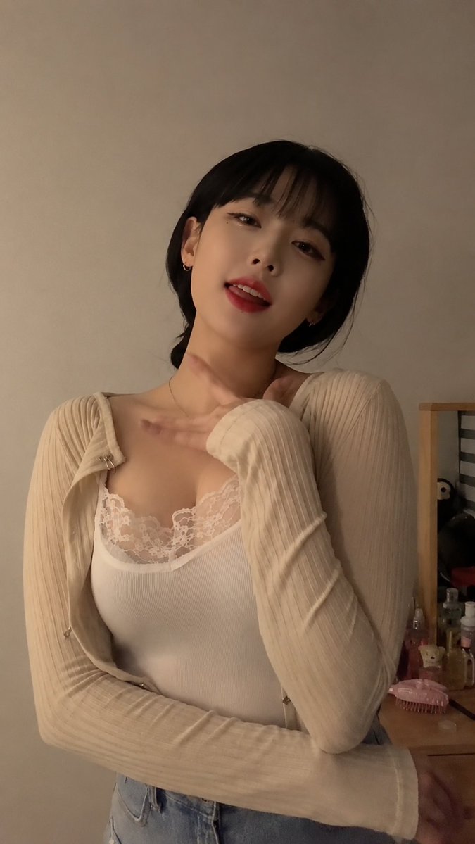 sasha9721867408's tweet photo. #틱톡 #틱톡커 #tiktok https://t.co/qbnngs01Iq