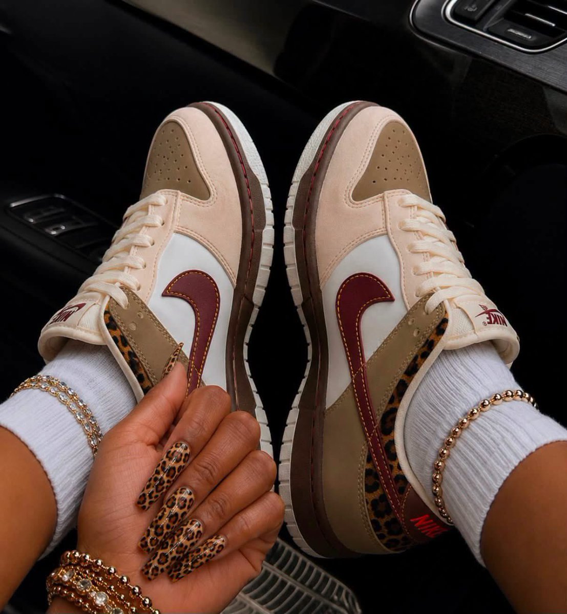 layxsnv's tweet photo. Nun Nike ate with this fall lineup 🔥🥥🍂🤎 https://t.co/W3OTPep893