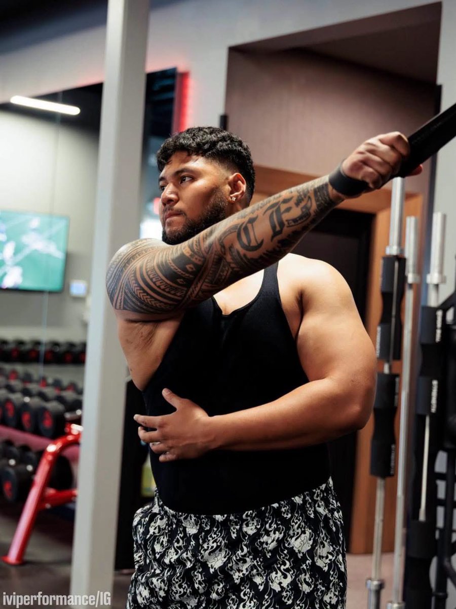 steelers's tweet photo. Still grinding 💪 https://t.co/zo8Z0hnwCl