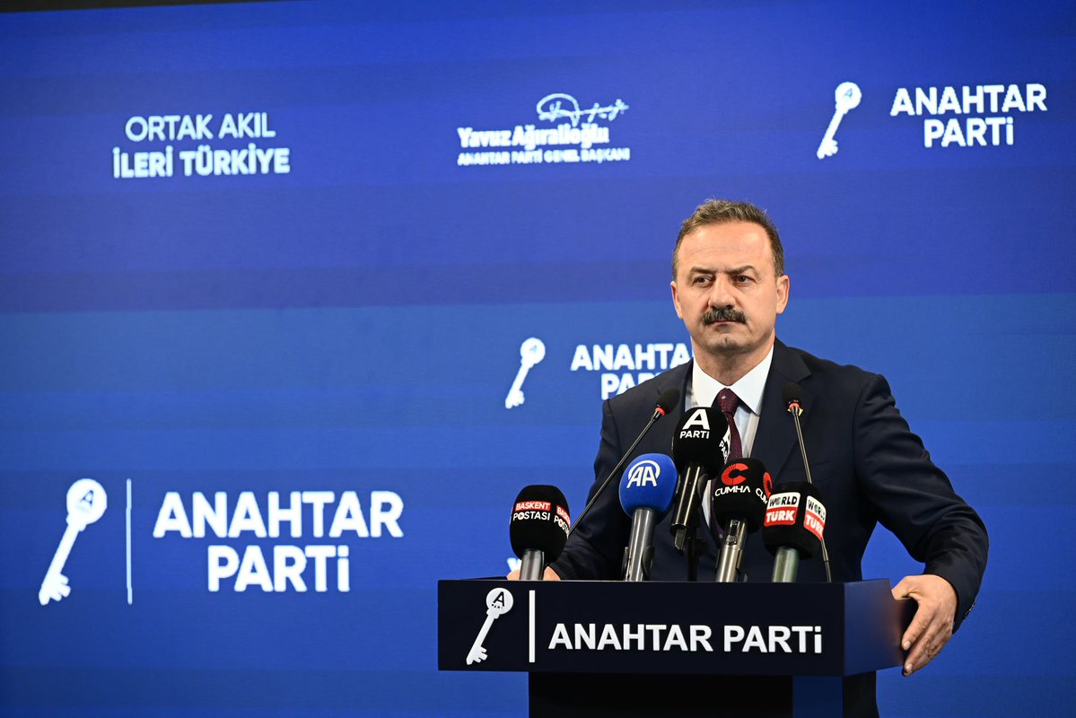 abdullahaslanTR's tweet photo. Yarınlarımızı tesadüflere bırakacak kadar umutsuz değiliz.

Türkiye’nin istikbaline omuz vermek için sen de aramıza katıl.

#YarınınAnahtarı

https://t.co/vB9dl0Q0Ho https://t.co/bpGDrCyH8c