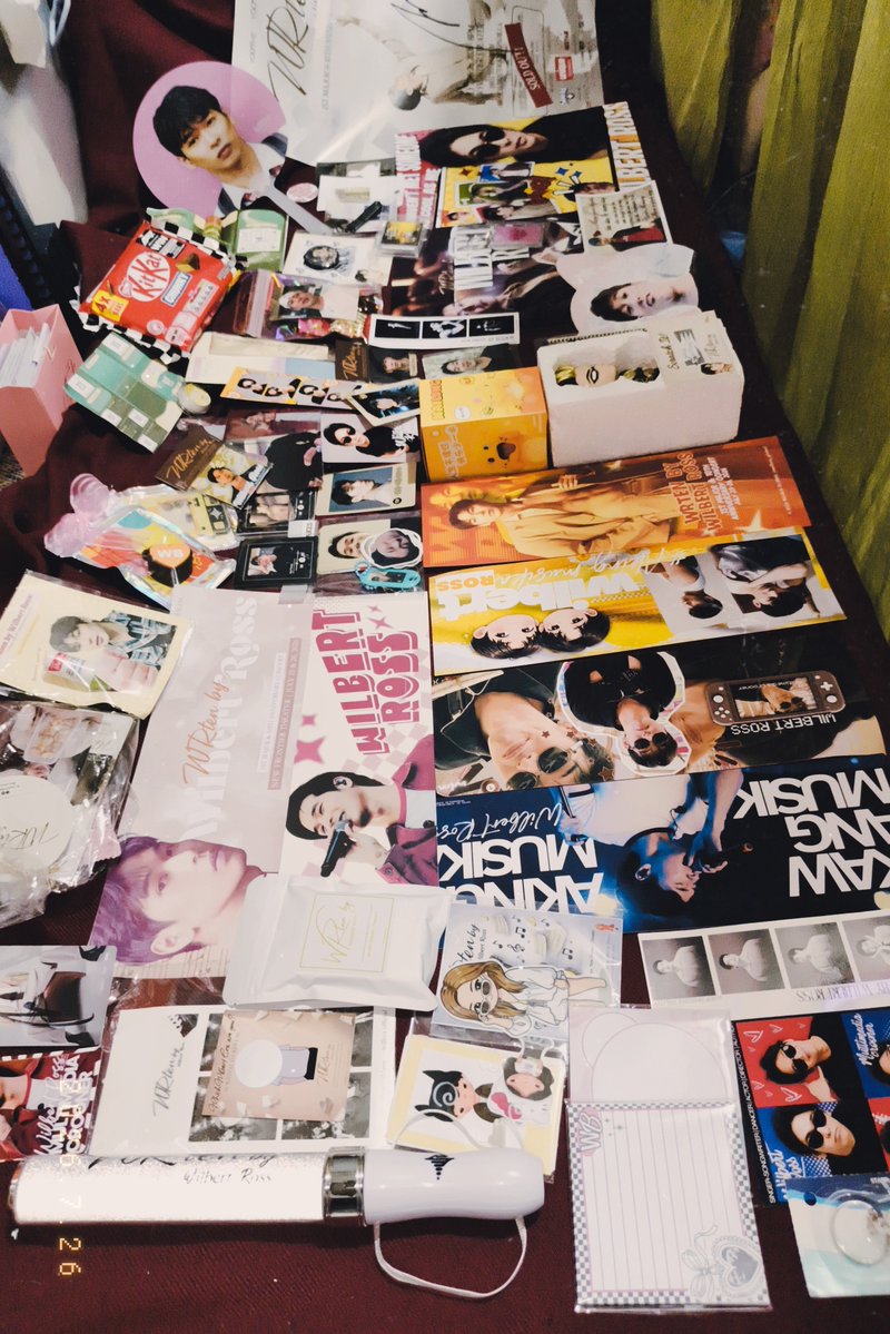 lovebeanca's tweet photo. all these freebies + gifts + raffle wins... and it's just day 1 of the wrten concert 😭💛
love how everyone gets so much love in this community. salamat @itswilbertross at @beabinene sa paghatak sakin sa pamilyang ito 🫂
WRTEN BY WILBERT ROSS
#WRMultimediaWonder https://t.co/NoyzTyYyma
