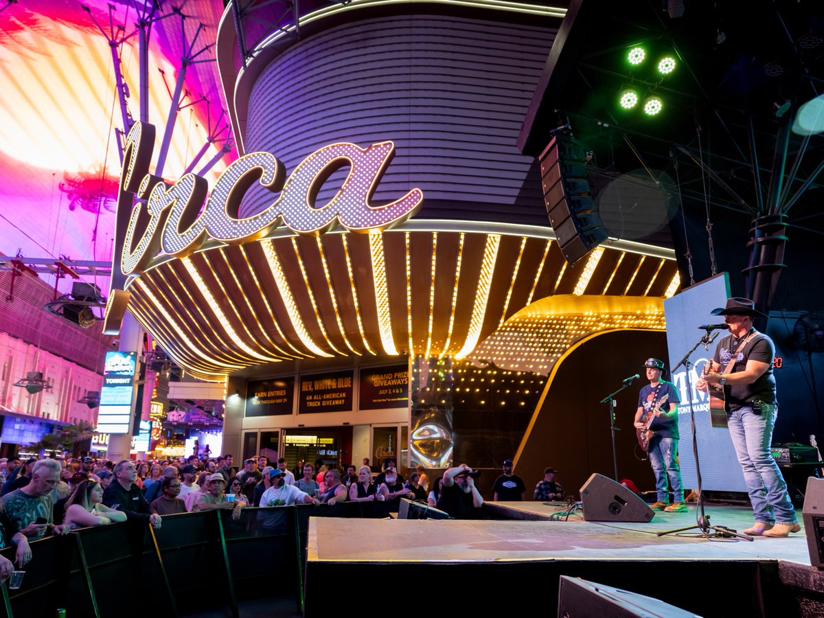 FSELV's tweet photo. Tonight we're partying like it's 1999, see ya there!

Hit the link to run it back https://t.co/9JFtIwvbFa https://t.co/v9VKnBoU0n