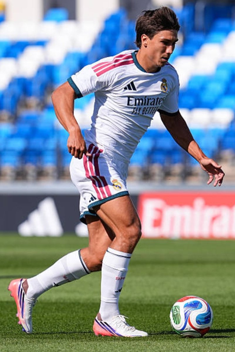WeissTactics's tweet photo. ⚪️ Situación de Gonzalo García
​Objetivo del club: Buscar su salida aprovechando su cotización de mercado.
​Opción A (Venta directa): Es la prioridad de la directiva si el jugador da el visto bueno.
​Opción B (Fórmula del 50%) https://t.co/sJcBGStYRF