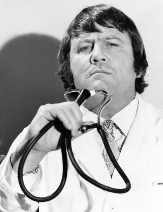 carryontitterin's tweet photo. Today is 32 years since we lost comedy veteran Terry Scott. Terry appeared in 8 Carry Ons - how many can you name? And can you name this character? 🧑‍⚕️🩺💉 https://t.co/onmaNR2sW1