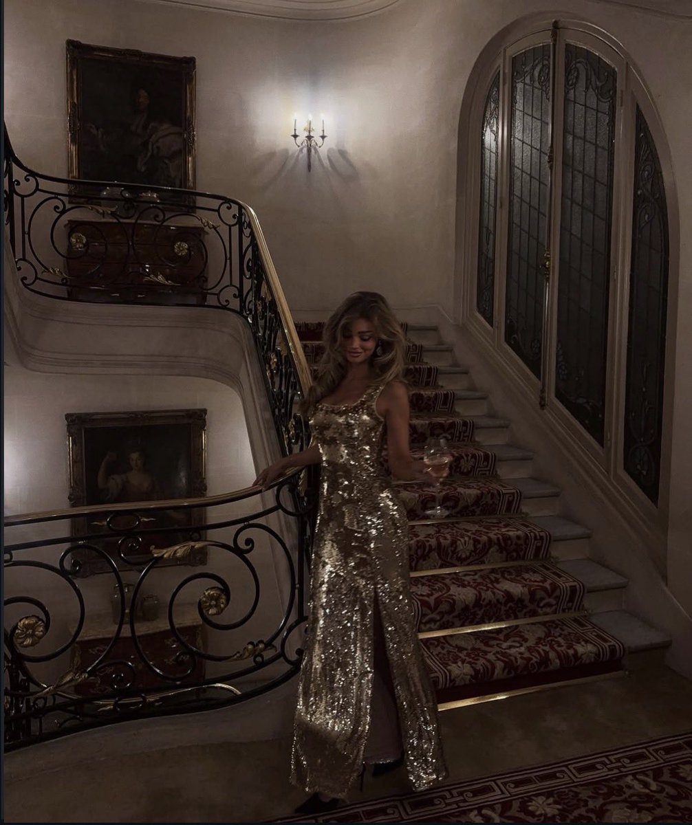 badxliv's tweet photo. 𝒎𝒚 𝒈𝒊𝒓𝒍'𝒔 𝒏𝒊𝒈𝒉𝒕🥂 https://t.co/U1NoY33dHN