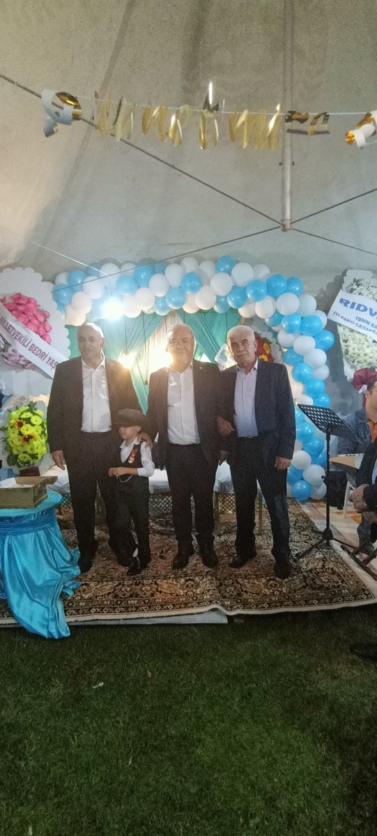 HASANAKSOY55's tweet photo. İlçe Başkanlarımız ve İl/İlçe yöneticilerimiz ile birlikte Terme İlçe Başkanımız Şakir Şahin’in torunu Demir Arel’in sünnet merasimine katıldık 
Allah damatlığını da göstermeyi nasip eylesin https://t.co/HqBrEeQUtl