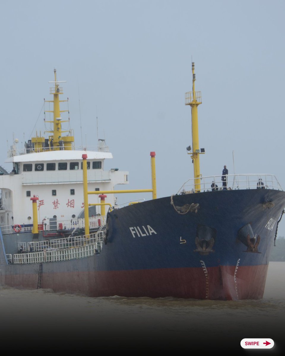 NgrImpact's tweet photo. PHOTONEWS: Navy arrests ship, crew members engaged in stealing crude oil in Niger Delta. https://t.co/HP9kGp7Ynn