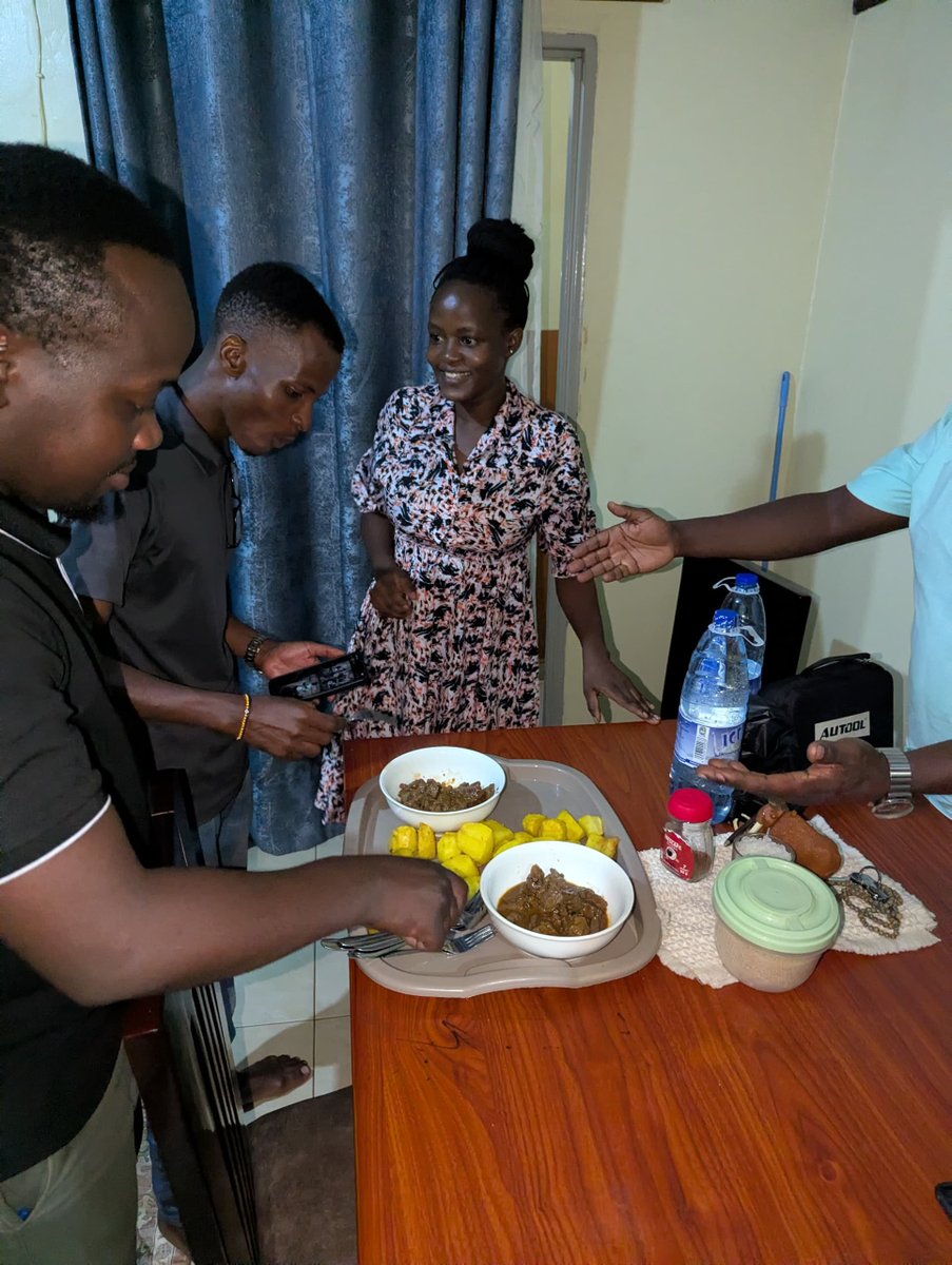 RCTmakindyeWest's tweet photo. A visit filled with smiles, love and celebration. 💙
The Honchos stopped by to congratulate Rtr. Fatuma Nakata on the arrival of her handsome baby boy, sharing warm wishes and reminding her that she is surrounded by a family that cares. Welcome to another little #RotaKid https://t.co/WuBHuW4VIQ