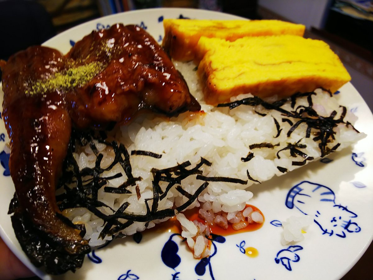 manaromasaga's tweet photo. 今日の遠征前朝ご飯。
鰻食べて暑さを乗り切りまっしょい💪
急な雷雨⛈️にも注意ですね。
#土曜丑の日 https://t.co/HO32aI6mwj