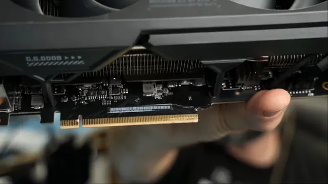 Dety0's tweet photo. Hot tip. If you ever gonna transport your PC, Please remove your GPU i have seen crack like this because people didn't remove their GPU all it takes it 1 bump https://t.co/njHQNoL4JA