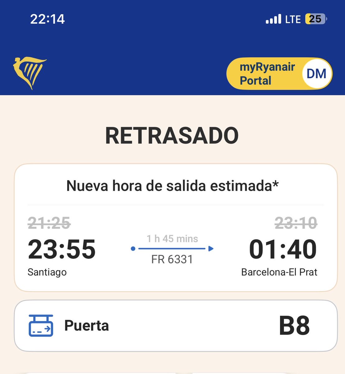 ddanimunoz's tweet photo. @Ryanair_ES @Ryanair @aena @FACUA Vuelo FR 6331 Santiago - BCN
Retraso de mas de 2 horas y 30 minutos. 
Compensación de la aerolínea: un vale de 4 euros a gastar en el aeropuerto, donde el precio mínimo de un bocadillo es de 7 euros, y un refresco 3,50, sinverguenzas es poco https://t.co/3GCLATFEE9