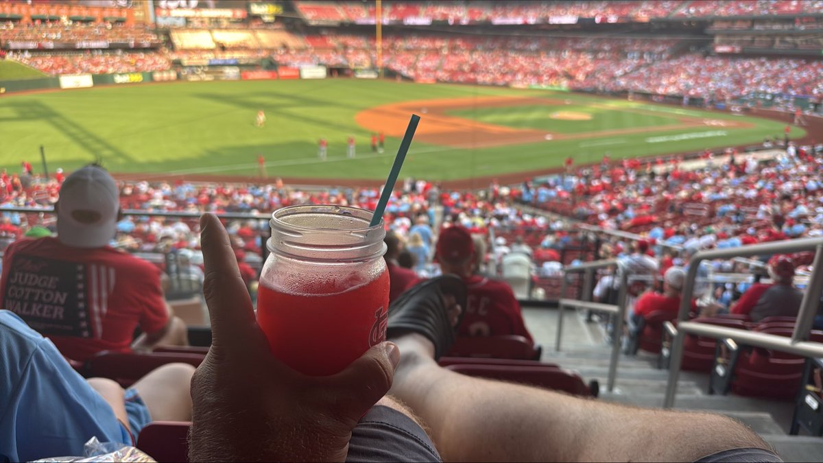 Zwick4Poker's tweet photo. The @Cardinals bullpen is #ShittyByCommittee, so put me in after Pallante!
#ViewFromTheOffice @DALLASBRADEN209 https://t.co/VVTlJTv8s5