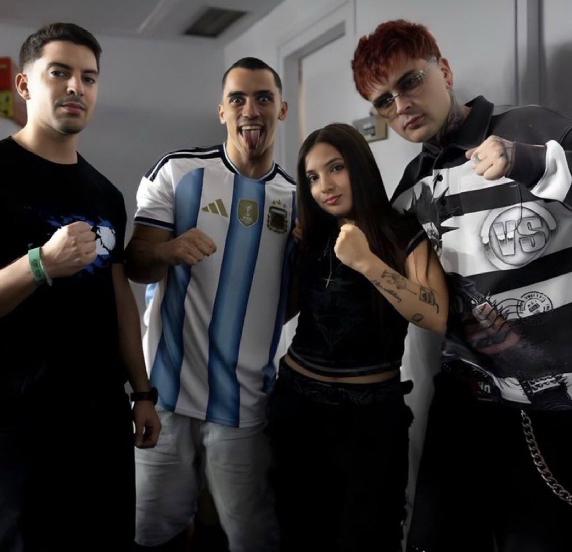 Pi1913_'s tweet photo. 3/4 y por decision UNANIME , las cabras argentinas🐐🏆 https://t.co/x5n5gVCB2k