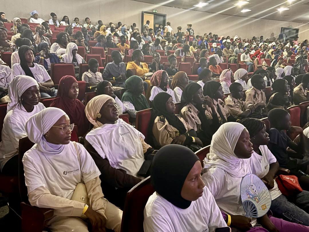 shinetolead_'s tweet photo. ✨ Nos lauréates ont eu l’honneur d’assister à la conférence de Thomas Pesquet à Dakar. Une expérience inspirante qui a renforcé leur conviction que les sciences, l’innovation et les métiers de l’espace sont aussi à la portée des jeunes filles africaines. 🚀🌍
#ShineToLead https://t.co/AhXIPs35Iq