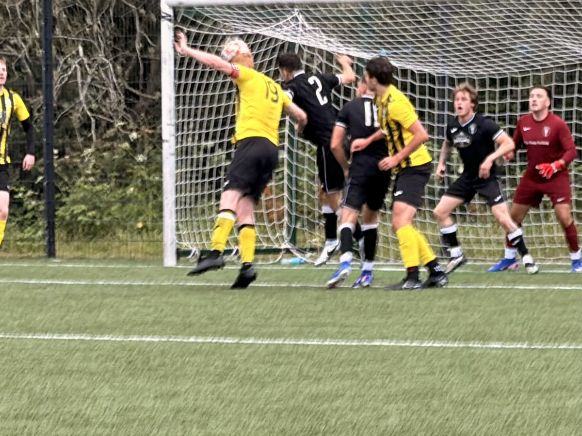 BSAMensAmateurs's tweet photo. Good preseason run out today at home vs @AfcStratton - visitors took it 3-2. More pictures on Insta 👍⚽️📸 https://t.co/O3wYHdRec7